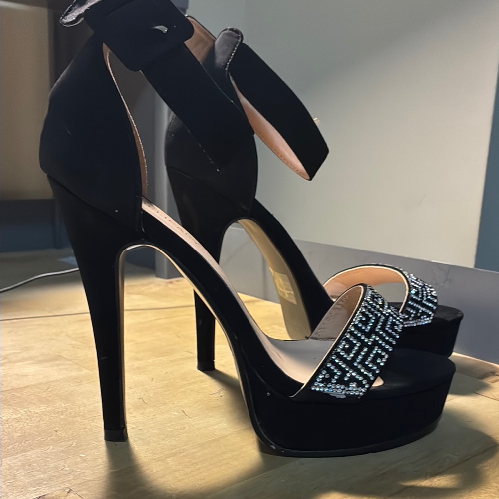 Delicacy Black High Heel Platform Heels